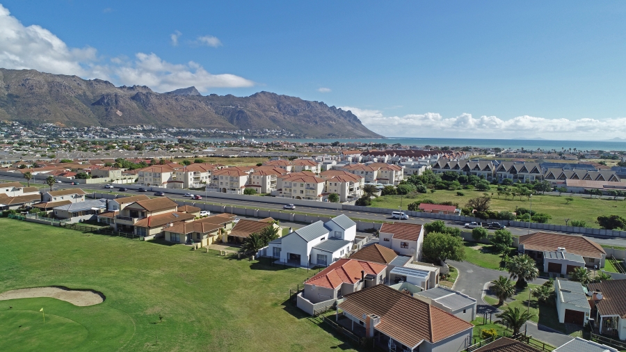 2 Bedroom Property for Sale in Fairview Golf Estate Western Cape